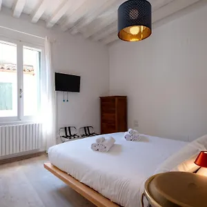 Elegance And Comfort Between St S And Biennale Venise